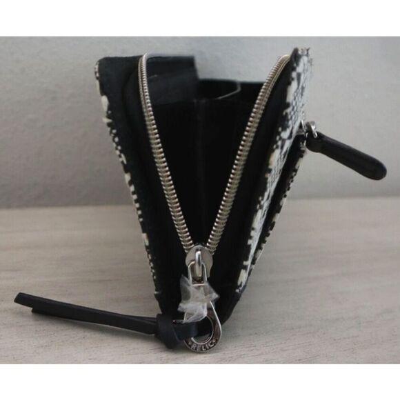 Relic Women's Black/White Checkered Print 1/2 Zip Wallet - Picture 11 of 11